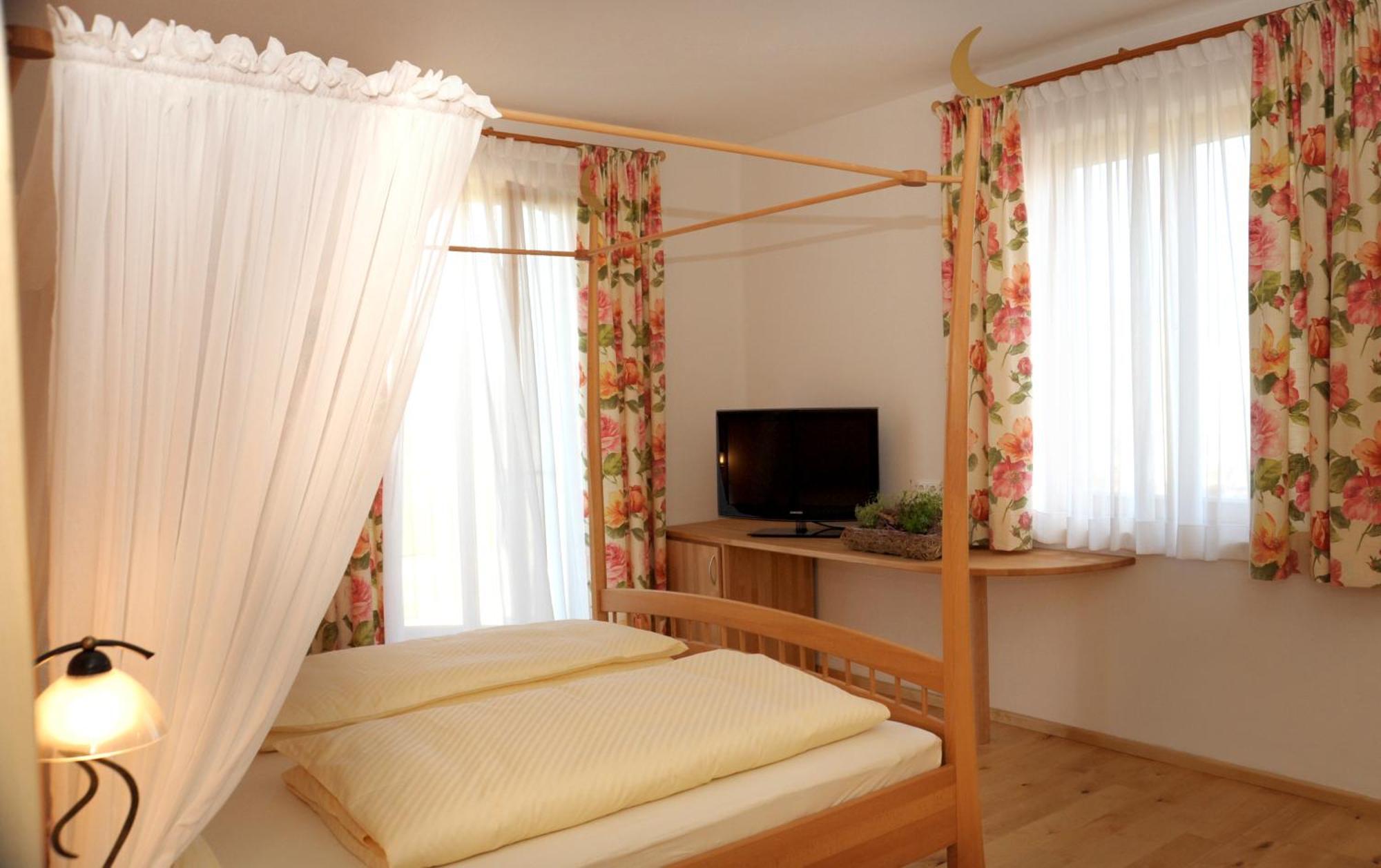 Naturhotel Goldene Zeit Georgenberg エクステリア 写真