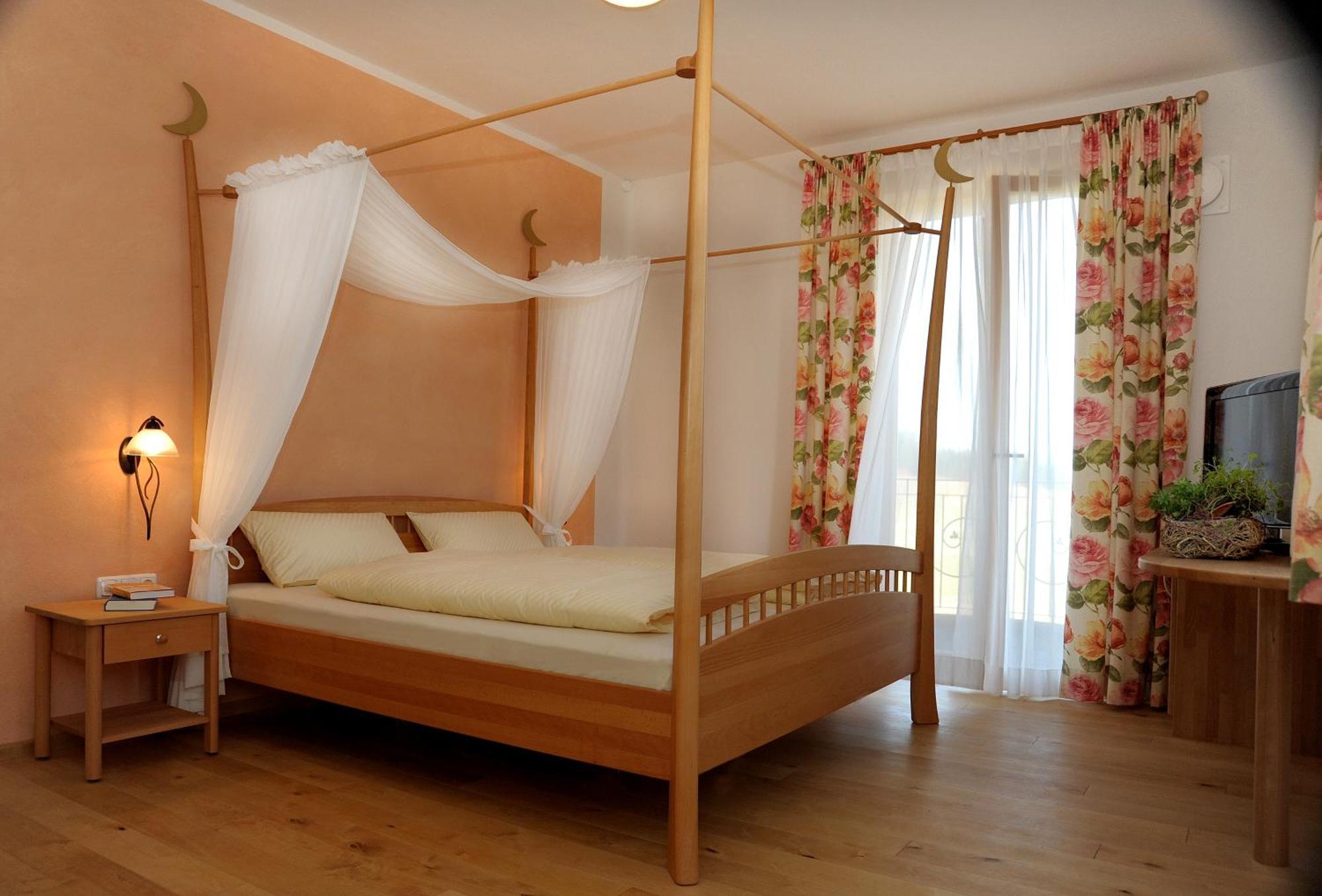 Naturhotel Goldene Zeit Georgenberg エクステリア 写真